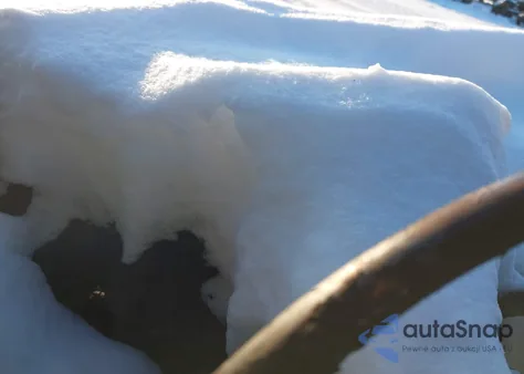 2015 Chevrolet Silverado 1500 1Lt z USA, uszkodzony, nr VIN 3GCUKREC9FG415499